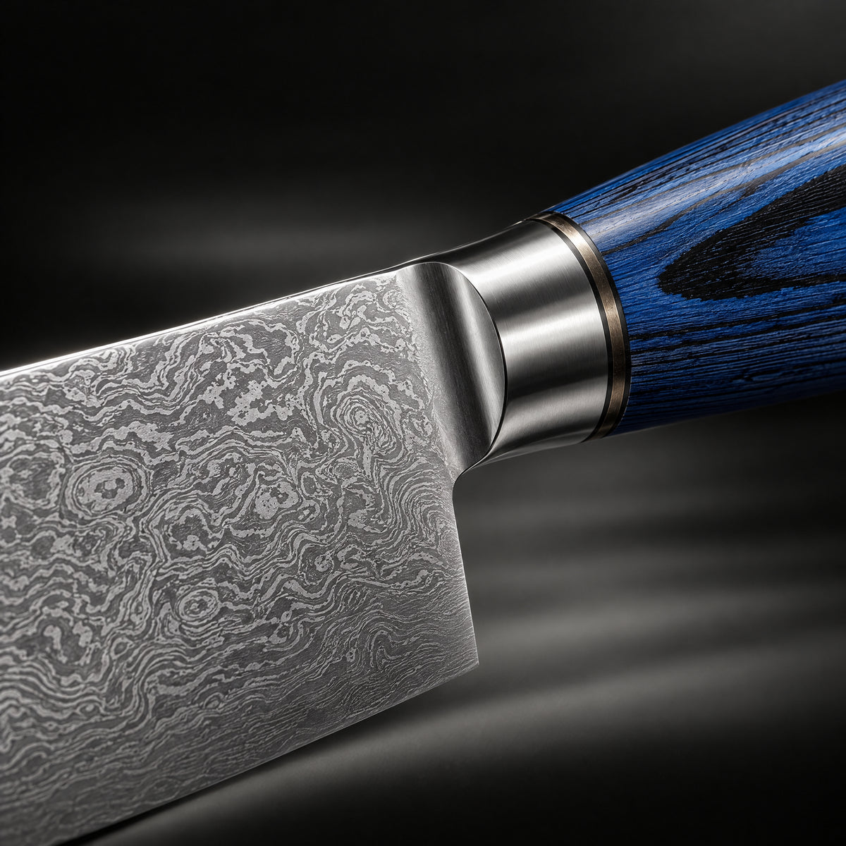 Close-up of the seiryu bread knife blade and handle