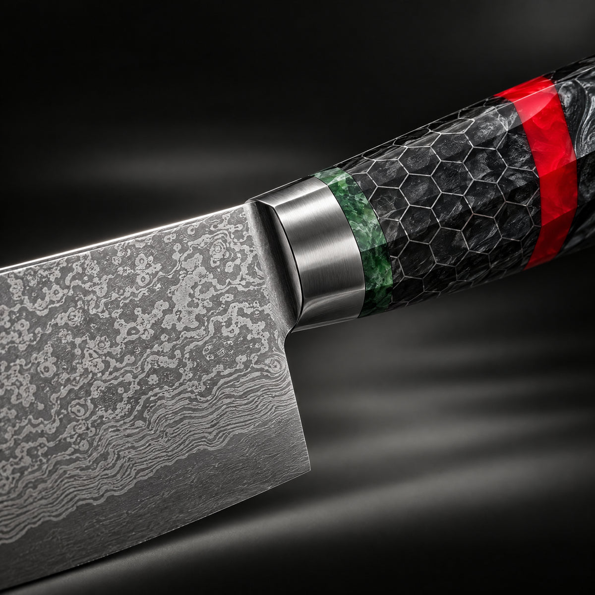 Close-up of the shingen utility knife blade and handle