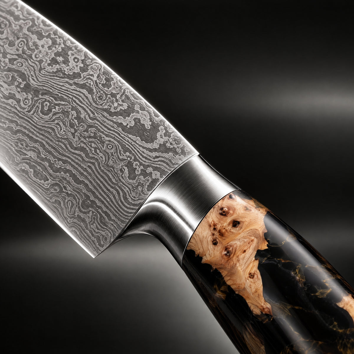 Close-up of the tsukikage 6-piece knife set blade and handle