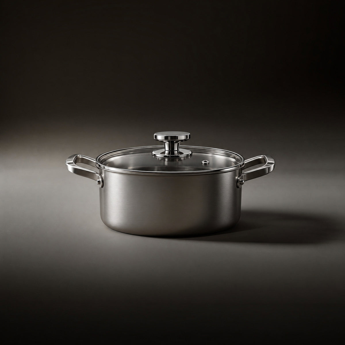 Side view of the Okura titanium cooking pot with lid