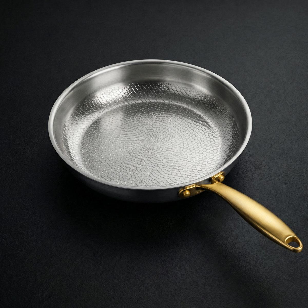 Hand-Hammered Titanium Pan I Limited Edition