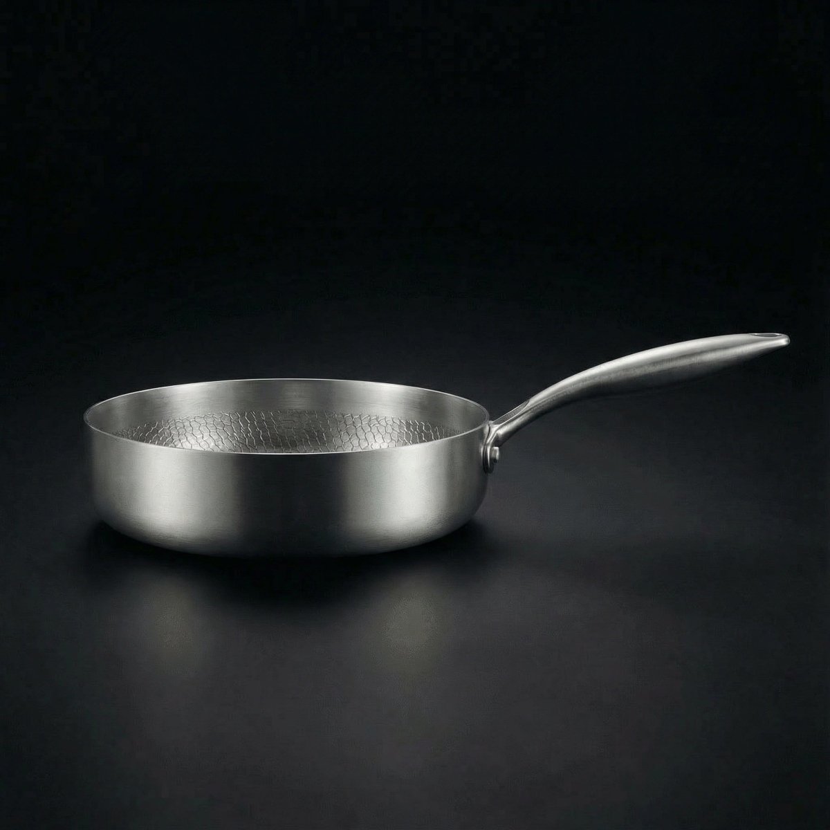 High-Wall Titanium Pan, Hand-Hammered PFAS-Free | Okura